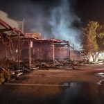 Incendiu la fosta Grădină de Vară din Mamaia. Mai multe construcții improvizate au ars